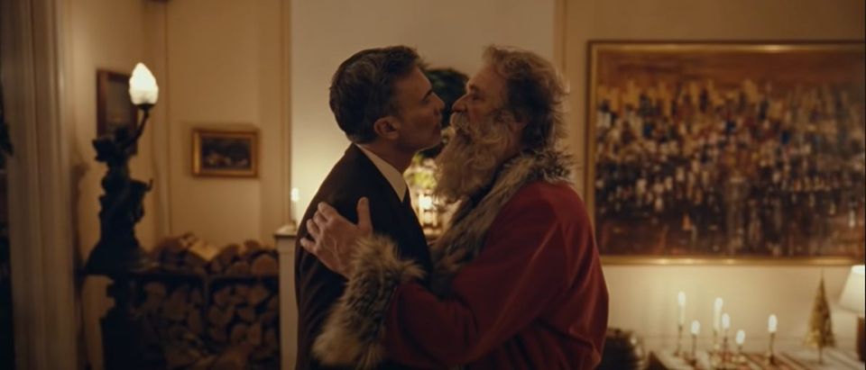 Norwegian Christmas commercial [Screenshot Youtube Posten]