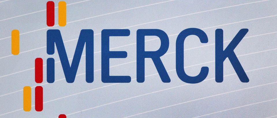 Merck's New COVID-19 Pill Could Accidentally Trigger A New Variant, Experts Warn