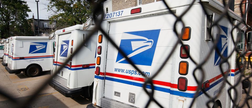 US Postal Service To Offer Large Number Of Buyouts To Save Costs