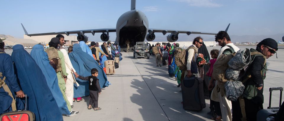 Afghanistan Evac Plans Were Drawn Up On The Fly As Chaos Consumed Kabul Airport, New Testimony Reveals