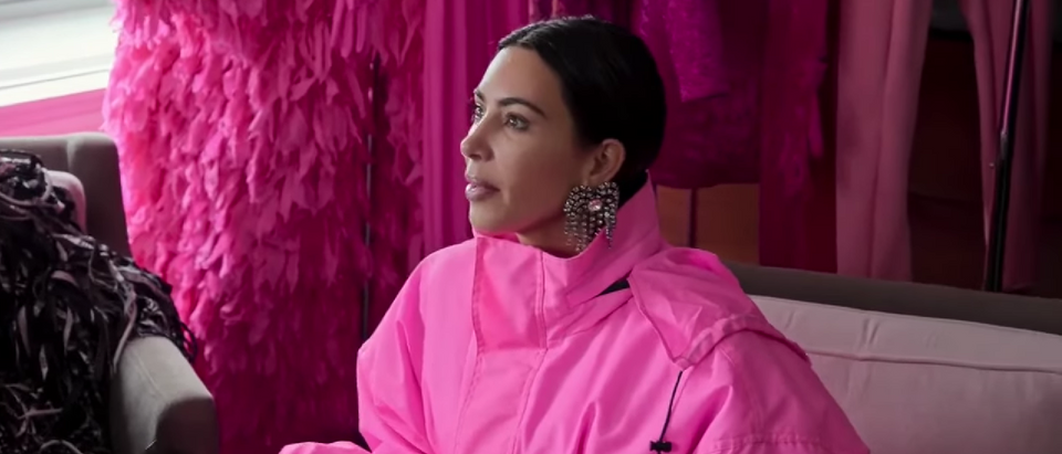 The Kardshians Season 1 1Episode 3 Live From New York, Kanye West returns Kim Kardashians Sex Tapes