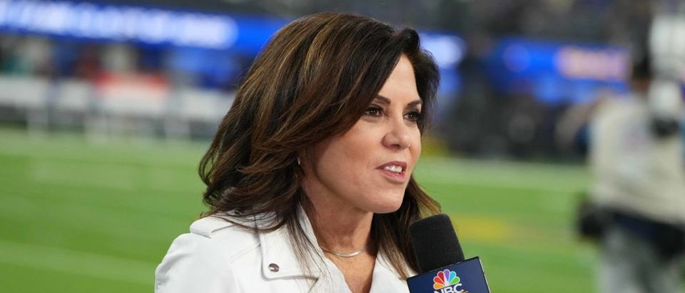 Nov 7, 2021; Inglewood, California, USA; NBC Sports sideline reporter Michele Tafoya during the game between the Los Angeles Rams and the Tennessee Titans at SoFi Stadium. Mandatory Credit: Kirby Lee-USA TODAY Sports via Reuters