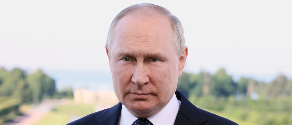 Here’s How Putin Could Singlehandedly Crash The Global Economy