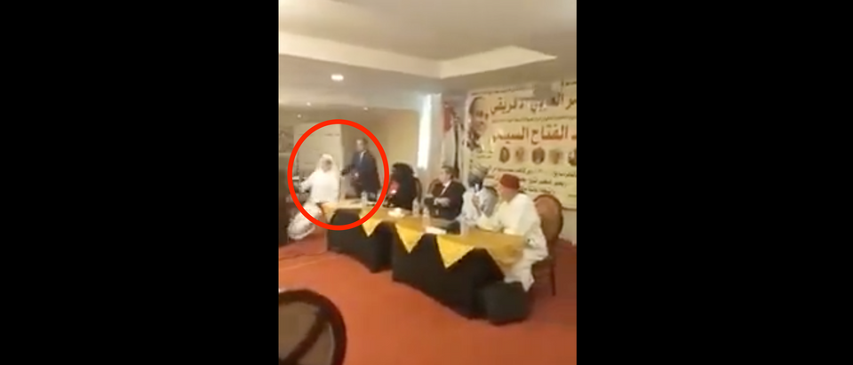 A Saudi businessman collapses and dies mid-speech in Egypt on Monday [Screenshot Twitter AbdullahElshrif]