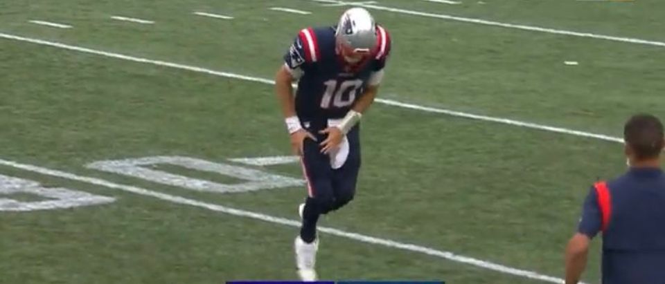 The Patriots hopes at making it to the post-season are over if Mac Jones is injured severely (Screenshot/Twitter/NFLonFOX)