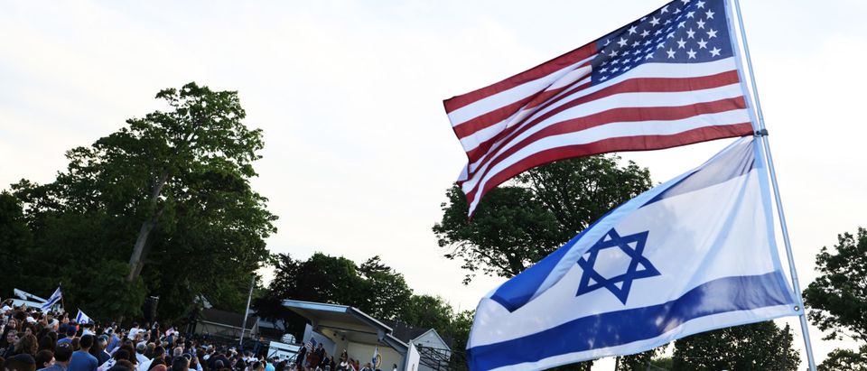 Long Island Community Rallies Against Anti-Semitic Attacks