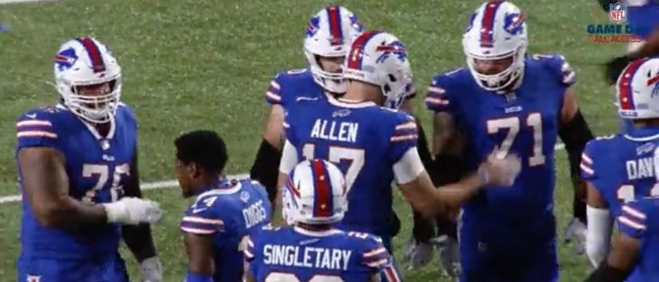 How Josh Allen uses handshakes to build rapport with teammates - Buffalo  Rumblings