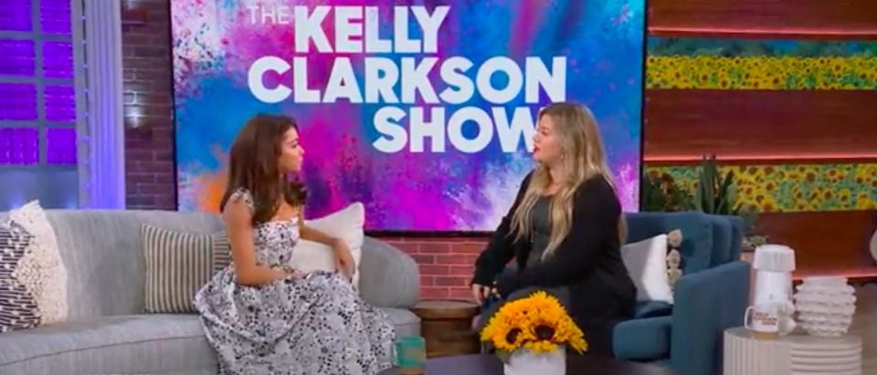 Screenshot from video posted on Twitter by The Kelly Clarkson Show.