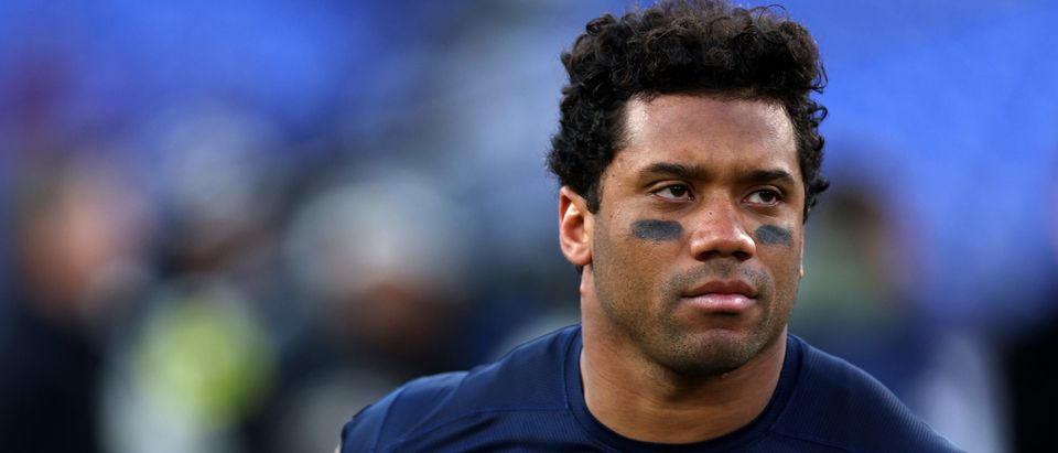 Report: Broncos QB Russell Wilson Involved in Golf Accident