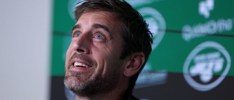 Aaron Rodgers says ayahuasca helps him overcome fear of death