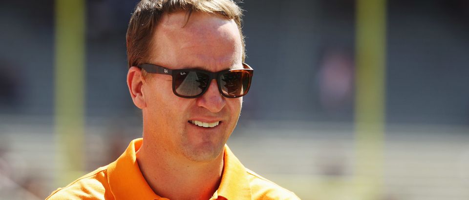 Peyton Manning joins Tennessee communications staff 