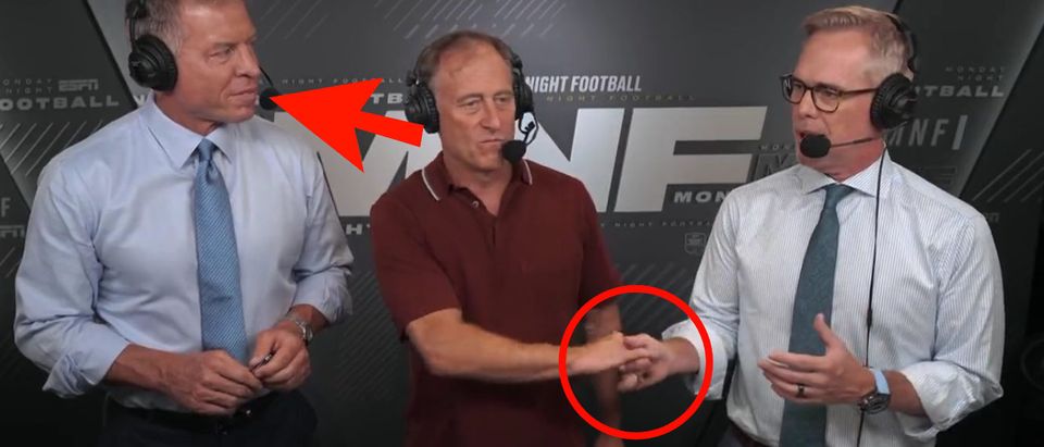 Commanders Owner Josh Harris Gives Joe Buck Painfully Awkward