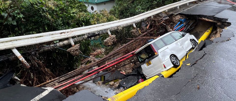 At Least 2 Dead, Hundreds Injured As Videos Show Floods Paralyzing Hong ...