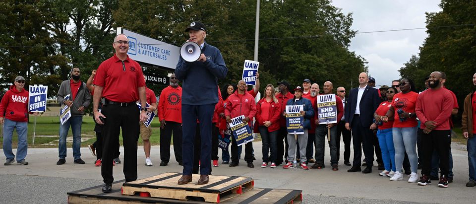 ‘Wipe Us Out’: Striking UAW Workers Rip Biden’s Push To Force Americans ...