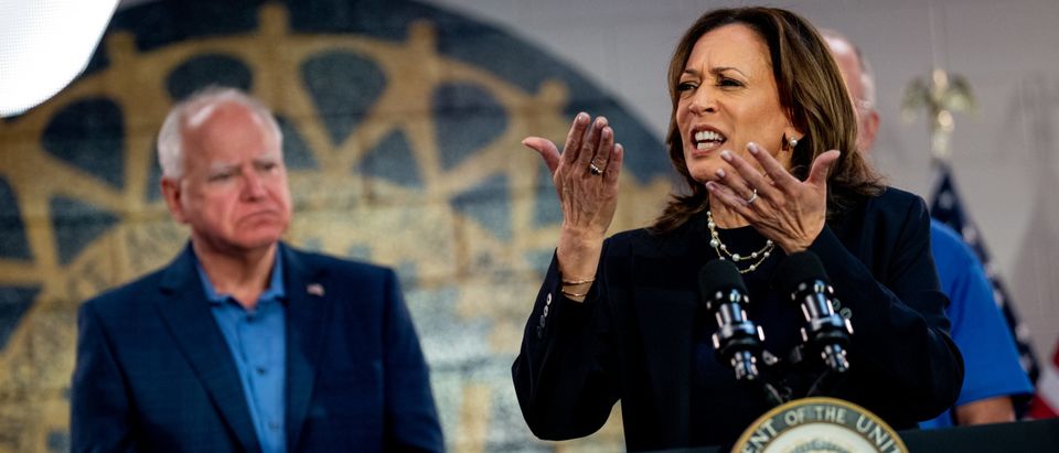 Kamala Harris Fails To Distance Herself From Left-Wing 2020 Campaign, Despite Aides’ Best Efforts